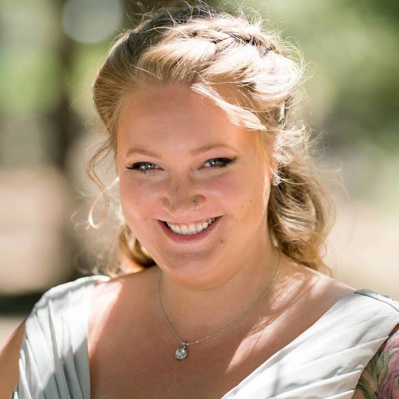 Meet your Posher, Laura - Picture 1 of 1